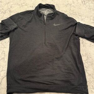 Like New Nike Womens 1/4 zip top Size large